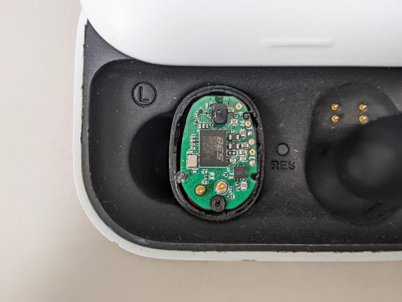 Pinebuds: Pine64 lancia le sue cuffie Bluetooth Open Source! 2 PineBuds earbuds 1